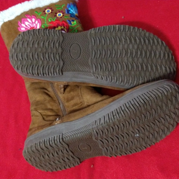 Roebuck and Co. Swede Embroidery Boot - Picture 8 of 8